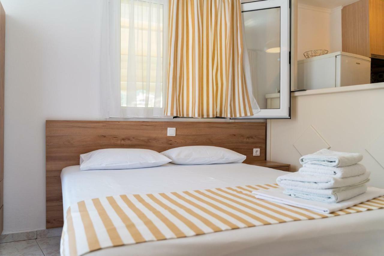 Katerina Holiday Studios Nikiana Ngoại thất bức ảnh