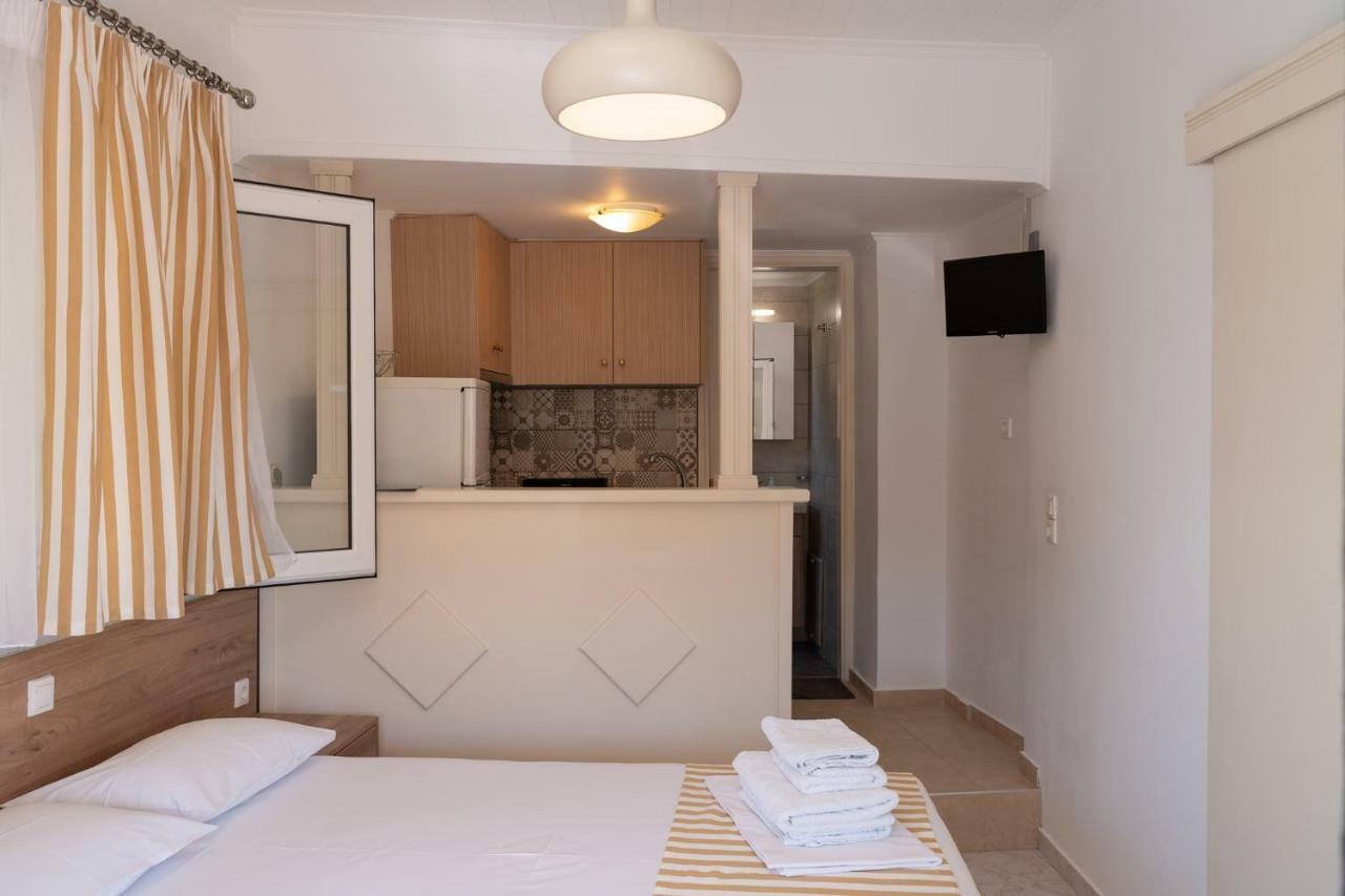 Katerina Holiday Studios Nikiana Ngoại thất bức ảnh